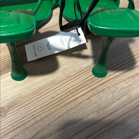 Zara Vibrant Green Strappy Sandals - Picture 3 of 10